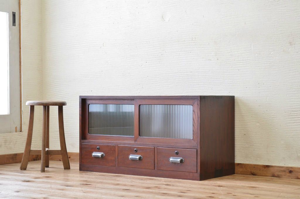 アンティーク家具　古民具　骨董　漆の綺麗なモールガラスローボード