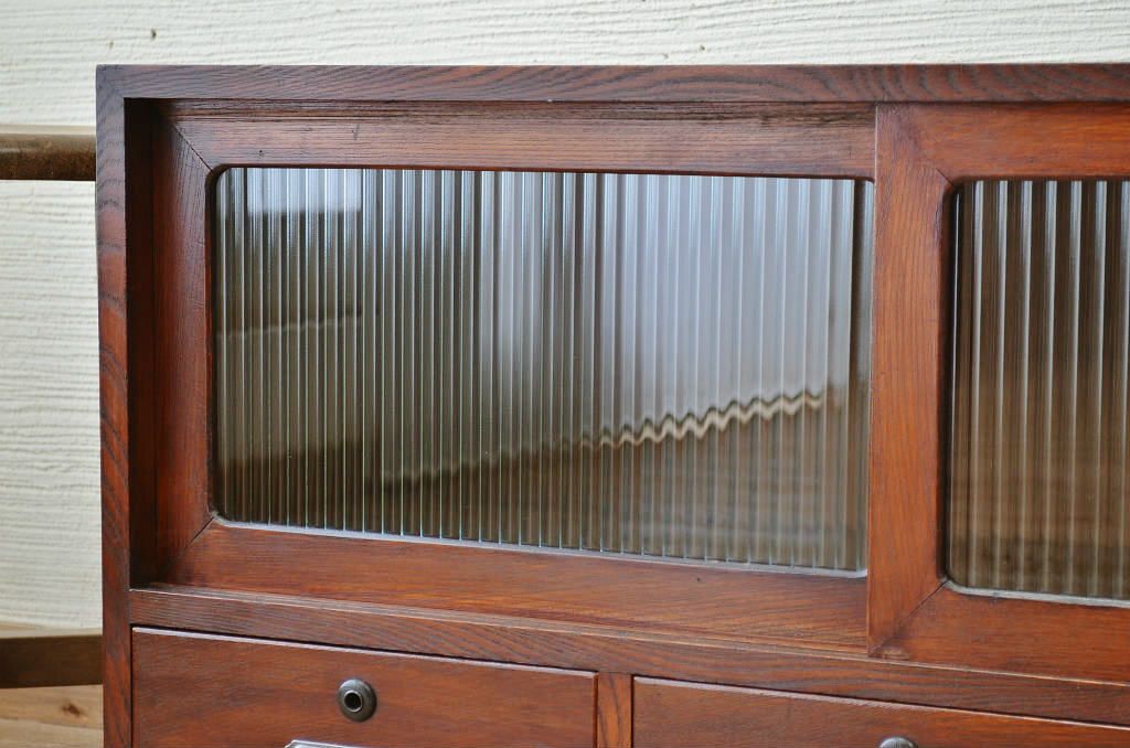 アンティーク家具　古民具　骨董　漆の綺麗なモールガラスローボード