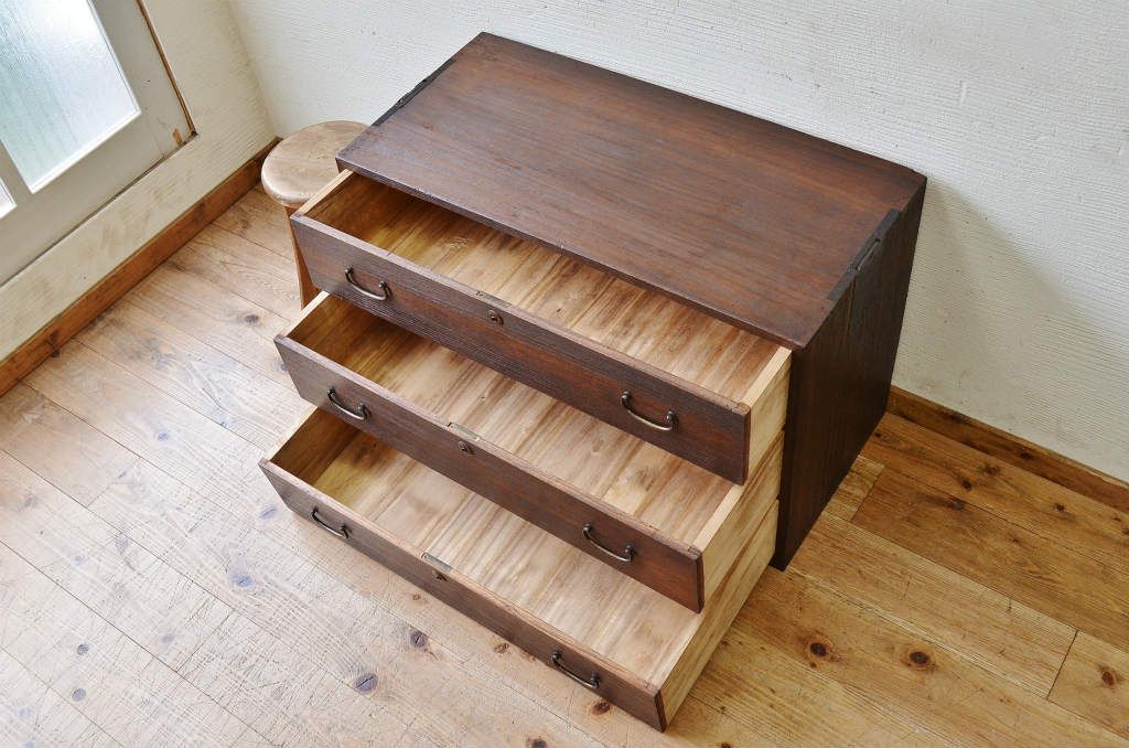アンティーク家具　シンプルなアンティークローチェスト2