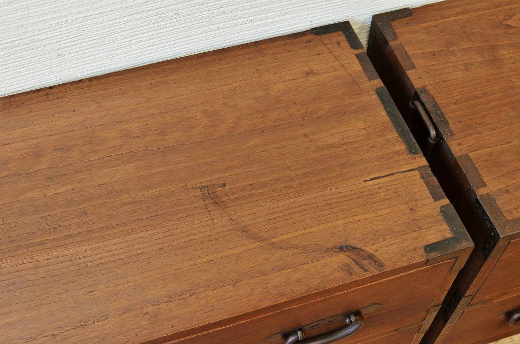 アンティーク家具　☆古民具　骨董　二段重ねシンプルな時代箪笥