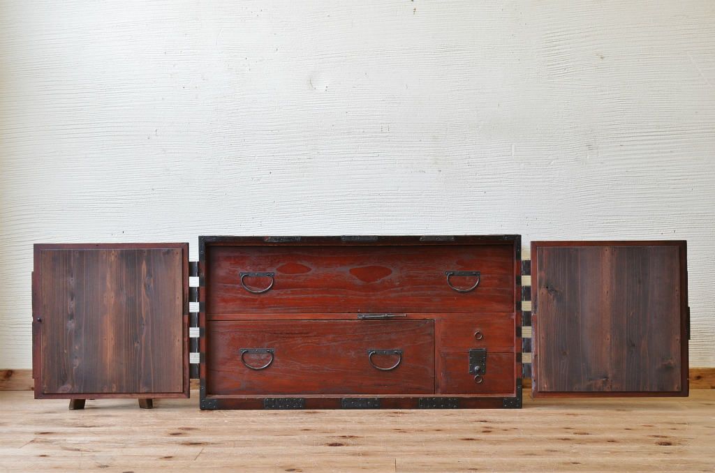 アンティーク家具　虫食い有　観音開き時代箪笥ローボード(ローチェスト)