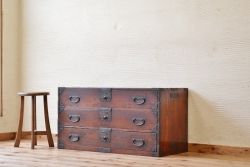 アンティーク家具　古い木の時代箪笥ローチェスト