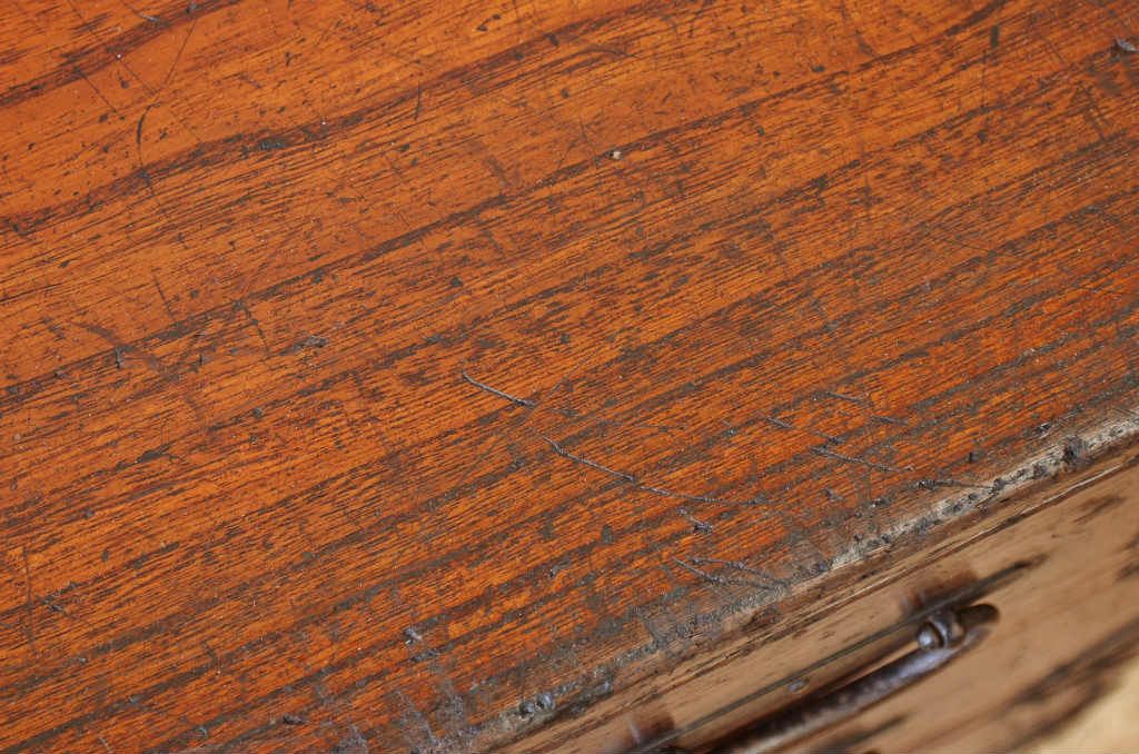 アンティーク家具　古い木の時代箪笥ローチェスト