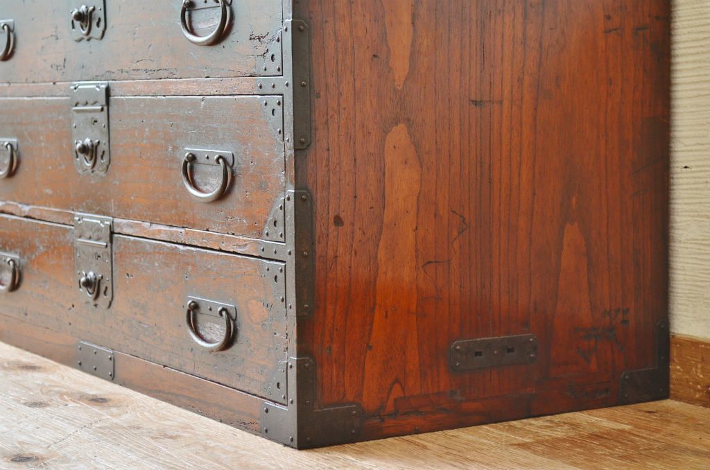 アンティーク家具　古い木の時代箪笥ローチェスト