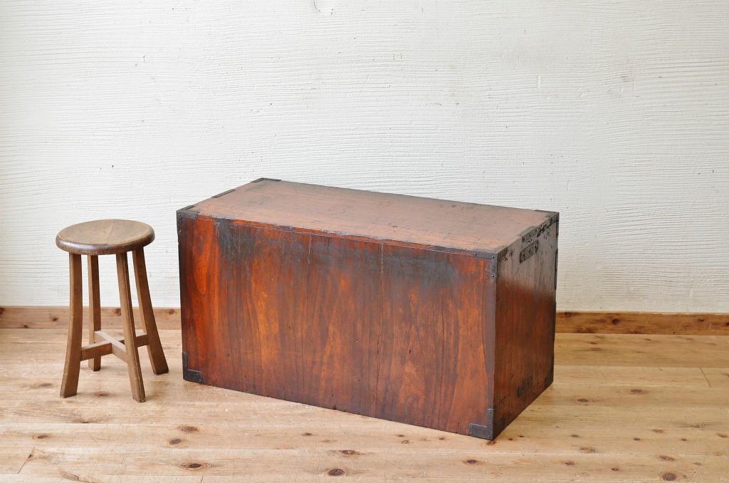 アンティーク家具　古い木の時代箪笥ローチェスト