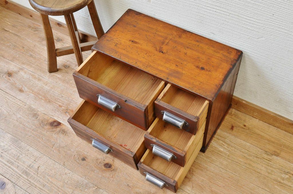 アンティーク家具　古い木のアンティーク小引き出し