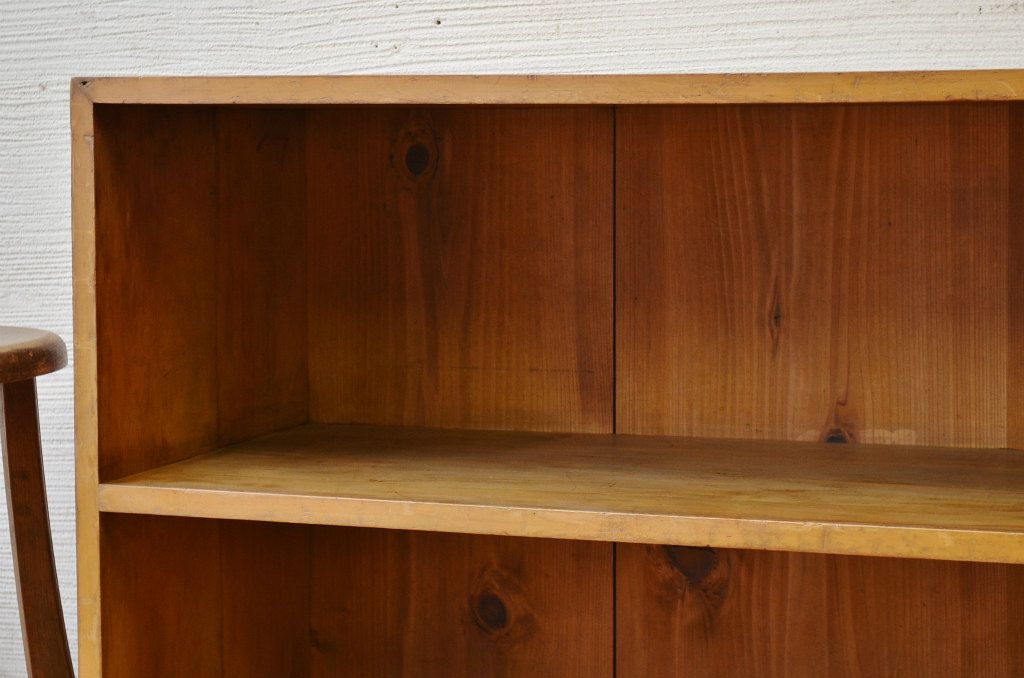アンティーク家具　古い木のシンプルなアンティーク飾り棚