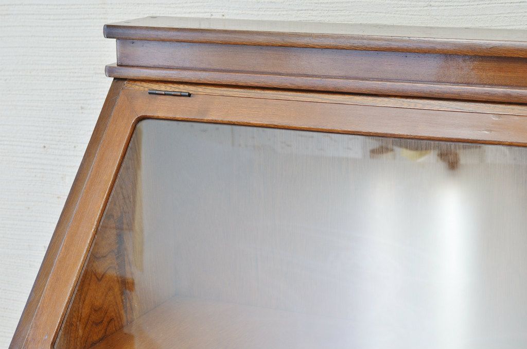 アンティーク家具　☆可愛いデザイン!メガネ屋ガラスケース