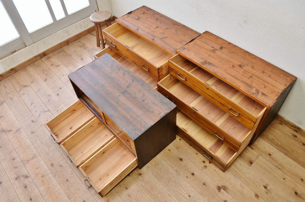 アンティーク家具　◇古民具　骨董　三段重ね前黒柿時代箪笥