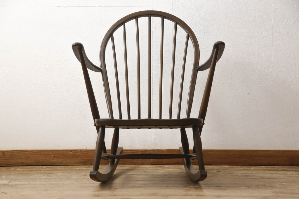 イギリスビンテージ ERCOL(アーコール) 洗練されたデザインが