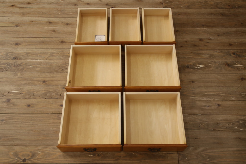 中古　横浜クラシック家具　ダニエル(daniel)　チェストイレブン　ナチュラルテイストのお部屋におすすめ!!優しい木の温もり溢れるチェスト(洋タンス、引き出し、ハイチェスト)(R-062318)