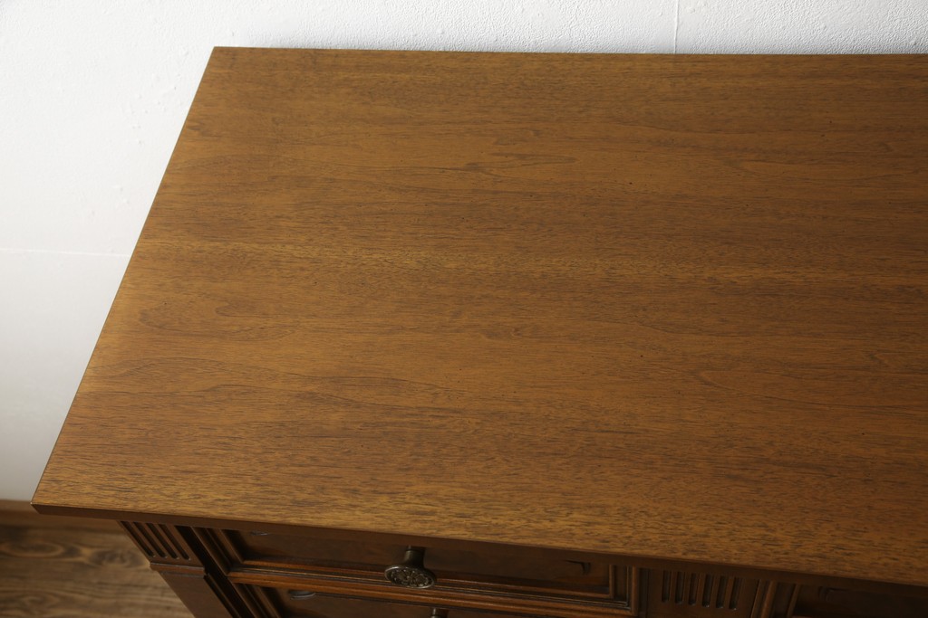 中古　美品　DREXEL HERITAGE(ドレクセルヘリテイジ)　FRANCESCA(フランチェスカ)シリーズ　優美なデザインのチェスト(引き出し)(定価約84万円)(R-057129)