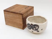 矢野景川　志野茶碗　約12cm　3.9寸　素朴で温かみを感じる抹茶碗(茶器、茶道具、茶陶、三寸九分、和食器、共箱付き)(R-078647)