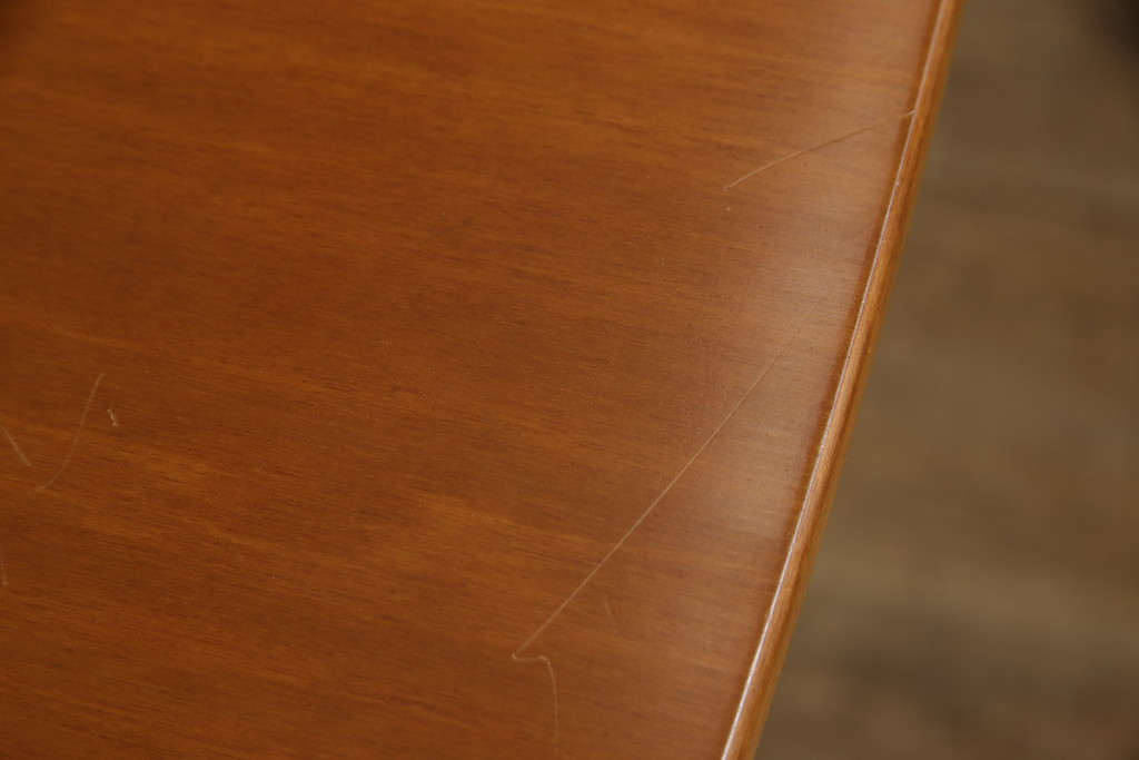 中古　イタリア　ポッゾーリ社(POZZOLI)　オッジオ(OZZIO)　ユニークなデザインが目を引くエレベーターテーブル(定価約24万円)(昇降式テーブル、エクステンションテーブル、ローテーブル、ダイニングテーブル)(R-058681)