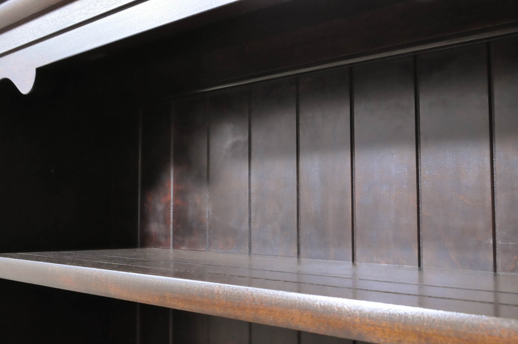 和製ビンテージ　松本民芸家具風　脚付リメイク　上品な佇まいが和洋どちらの空間にも馴染むサイドボード(カップボード、食器棚、戸棚、収納棚、キャビネット、ヴィンテージ)(R-064456)