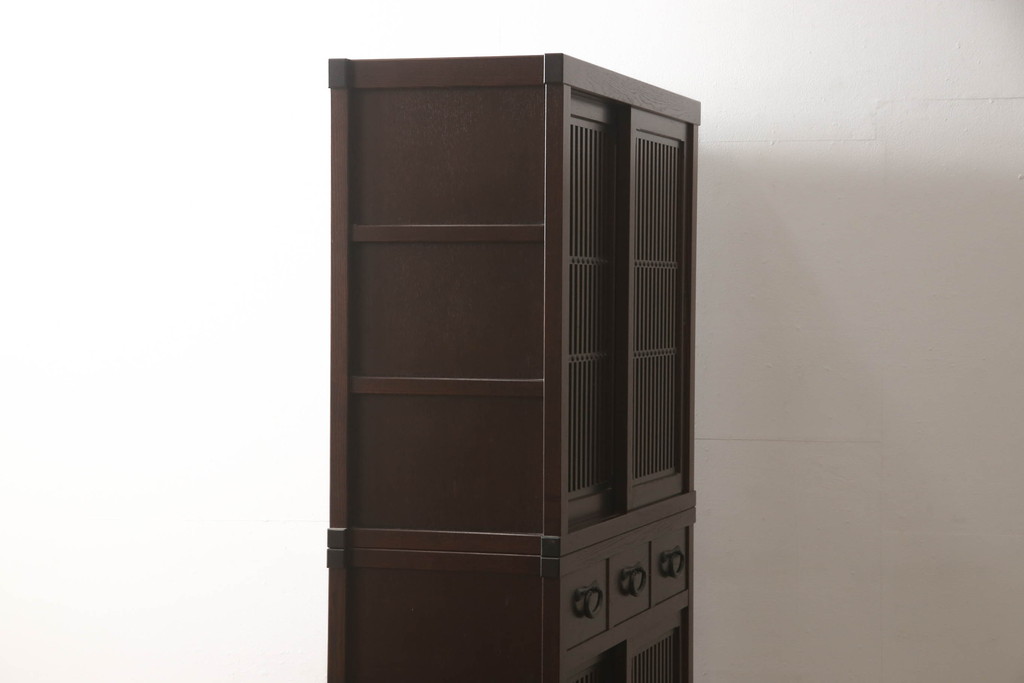 中古　美品　上質な和の空間を演出する二段重ね水屋箪笥(食器棚、茶タンス、キャビネット、収納棚、戸棚)(R-064353)