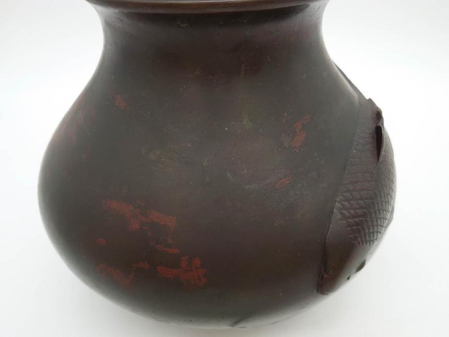 時代物　古銅　斑紫銅　盛上　双鯉文　優雅に泳ぐ鯉の装飾が印象的な花瓶(高岡銅器?、花器、花生、花入、壷、壺、在銘、作家物)(R-077928)