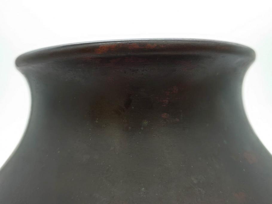 時代物　古銅　斑紫銅　盛上　双鯉文　優雅に泳ぐ鯉の装飾が印象的な花瓶(高岡銅器?、花器、花生、花入、壷、壺、在銘、作家物)(R-077928)