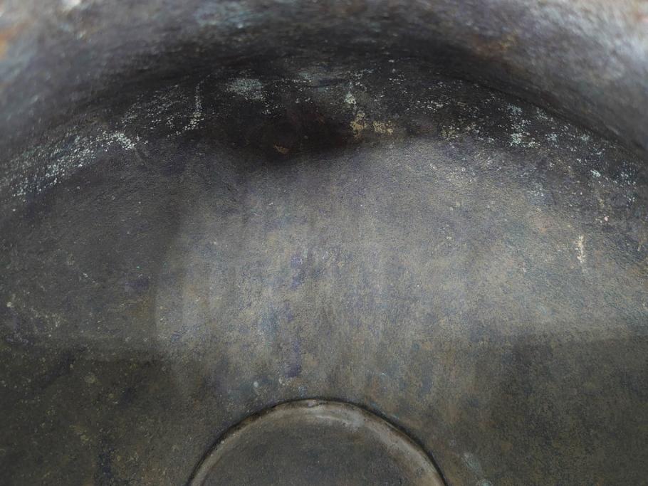 時代物　古銅　斑紫銅　盛上　双鯉文　優雅に泳ぐ鯉の装飾が印象的な花瓶(高岡銅器?、花器、花生、花入、壷、壺、在銘、作家物)(R-077928)