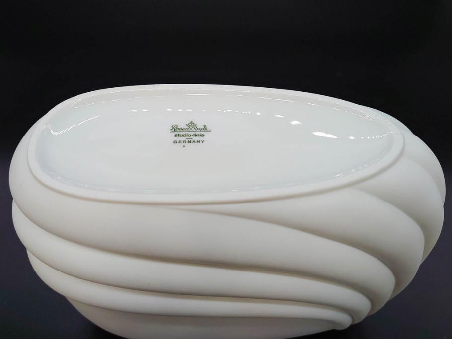 ドイツ　Rosenthal(ローゼンタール)　Studio-linie(スタジオライン)　シンプルながら飾り模様のデザイン性が光るベース2点&プレート7客セット(CLASSIC ROSE、クラシック・ローズ、ゴールドライン、花瓶、花器、花入、花生、磁器、中皿、大皿、洋食器、金彩)(R-078703)