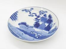 江戸期　大明成化年製　古伊万里　染付　松・山水図　約37cm　1尺2寸　色の濃淡で柔らかな雰囲気を感じる大皿(尺皿、和皿、和食器、一尺二寸)(R-078830)