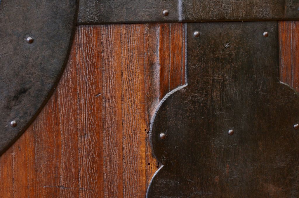 アンティーク家具　☆明治時代　総桐観音開き時代箪笥(桐箪笥、桐たんす)