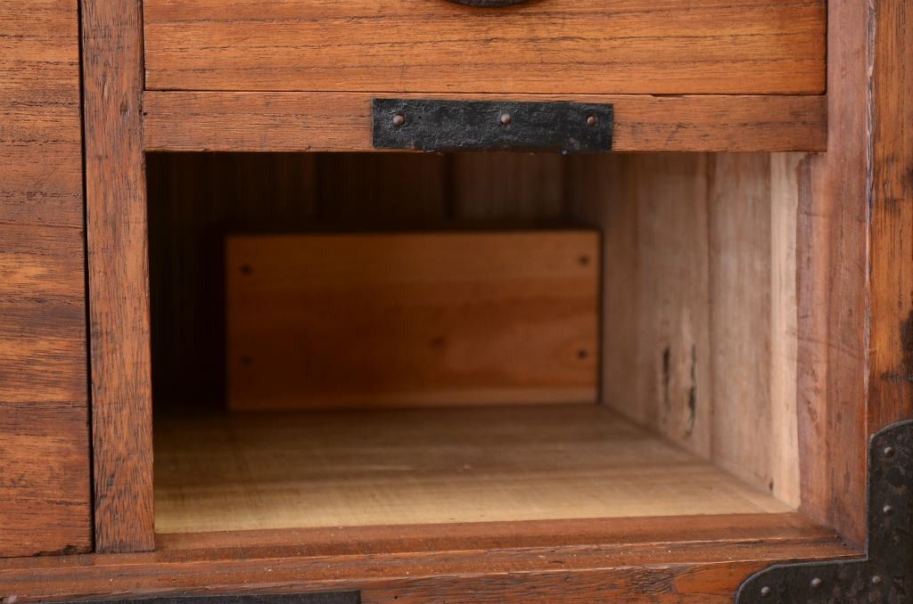 アンティーク家具　☆明治時代　総桐観音開き時代箪笥(桐箪笥、桐たんす)