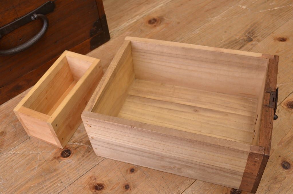 アンティーク家具　☆明治時代　総桐観音開き時代箪笥(桐箪笥、桐たんす)
