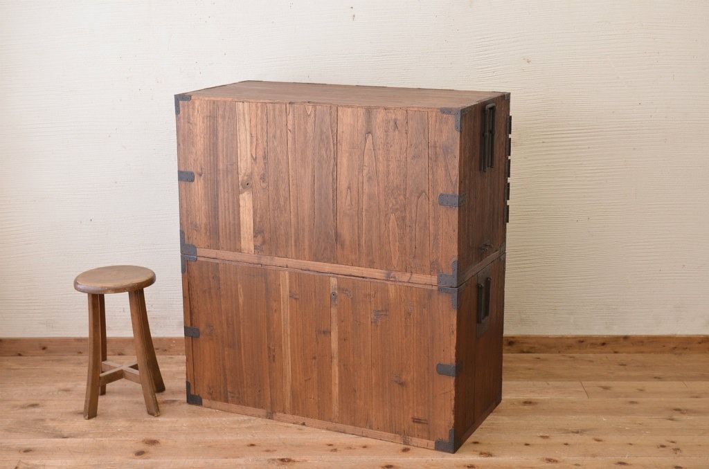 アンティーク家具　☆明治時代　総桐観音開き時代箪笥(桐箪笥、桐たんす)