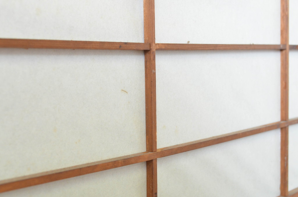 アンティーク建具　高級品　上質な和の空間づくりにおすすめの裏障子付き万本格子戸4枚セット(ガラス帯戸、引き戸)(R-064307)