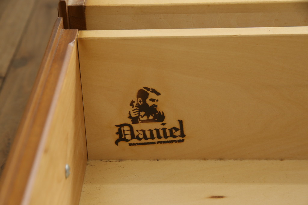 中古　横浜クラシック家具　ダニエル(Daniel)　アーリーアメリカン　気品漂うライティングビューロー(ワークデスク、机、チェスト)(R-059596)