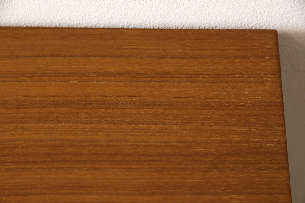 北欧ビンテージ　チーク材　木の温もり溢れるサイドボード(サイドキャビネット、サイドチェスト、リビングボード、収納棚、戸棚、ヴィンテージ)(R-061760)