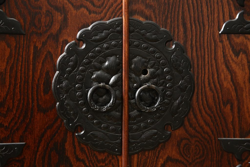 中古　美品　岩谷堂箪笥　迫力ある杢目が印象的なサイドボード(引き出し、チェスト、和たんす)(R-059566)
