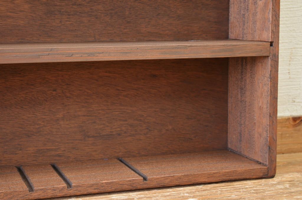 アンティーク家具　古い木の薄型アンティーク飾り棚(本棚、陳列棚)1
