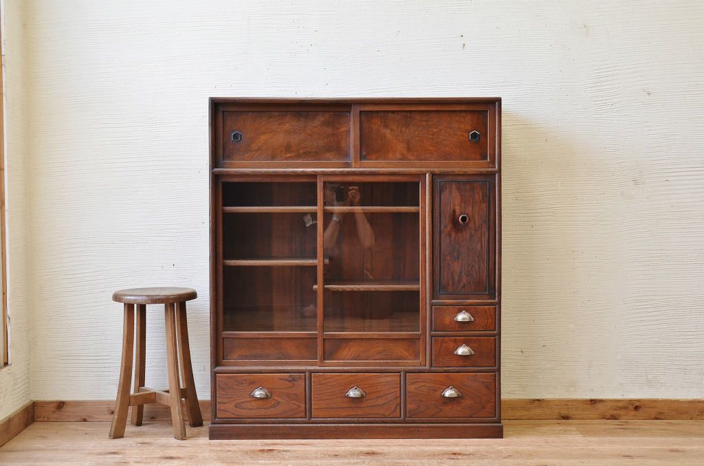 アンティーク家具　最高級!古い栗材と欅材の上質な茶箪笥(収納棚)