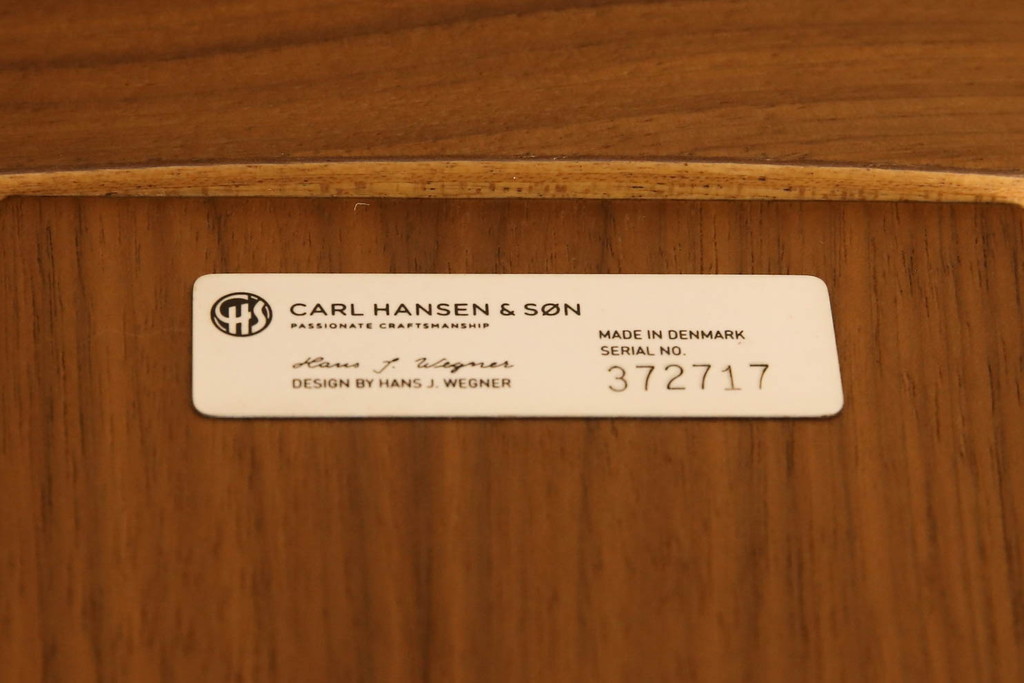 中古　美品　ウォールナット材　本革(レザー)　カール・ハンセン&サン(Carl Hansen&S?n) Hans J Wegner(ハンス・J・ウェグナー)デザイン　CH07　独創的なデザインが目を惹くシェルチェア(イス、椅子、ダイニングチェア、サロンチェア、イージーチェア、北欧)(定価約50万円)(R-064036)