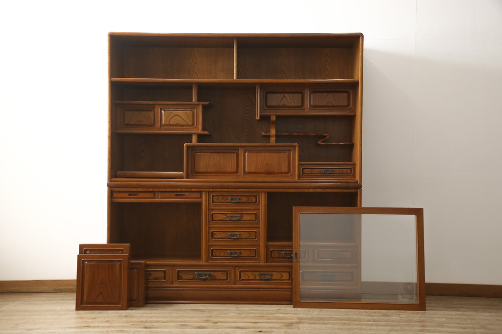 中古　国産　上手物!!　職人手造り家具　欅(ケヤキ)材　和の風格を感じる大型茶箪笥(茶棚、キャビネット、戸棚、収納棚)(R-058558)