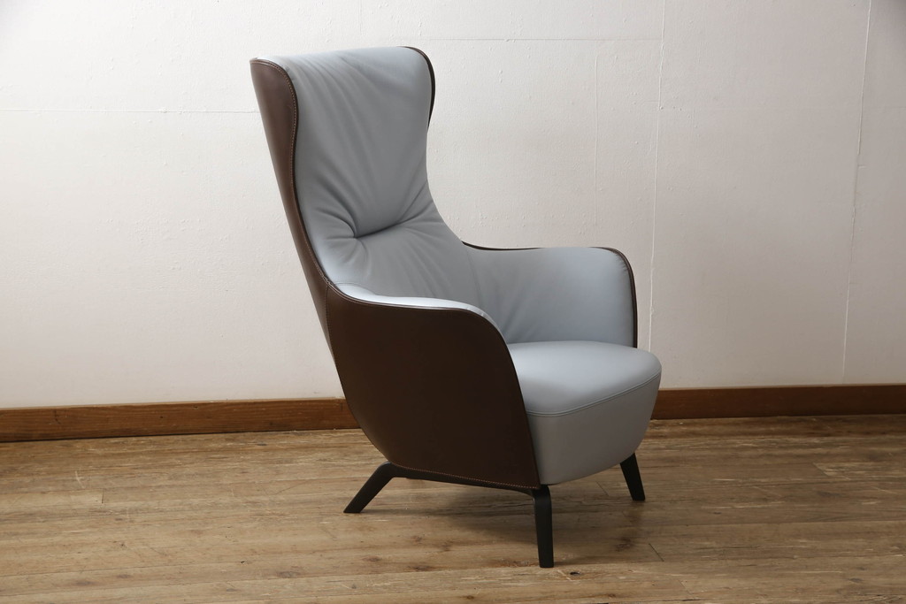 中古　美品　イタリア家具　Poltrona Frau(ポルトローナフラウ)　Mamy Blue(メイミーブルー)　品のある雰囲気を醸し出す1人掛けソファ(一人掛けソファ、アームチェア)(定価約92万円)(R-064035)