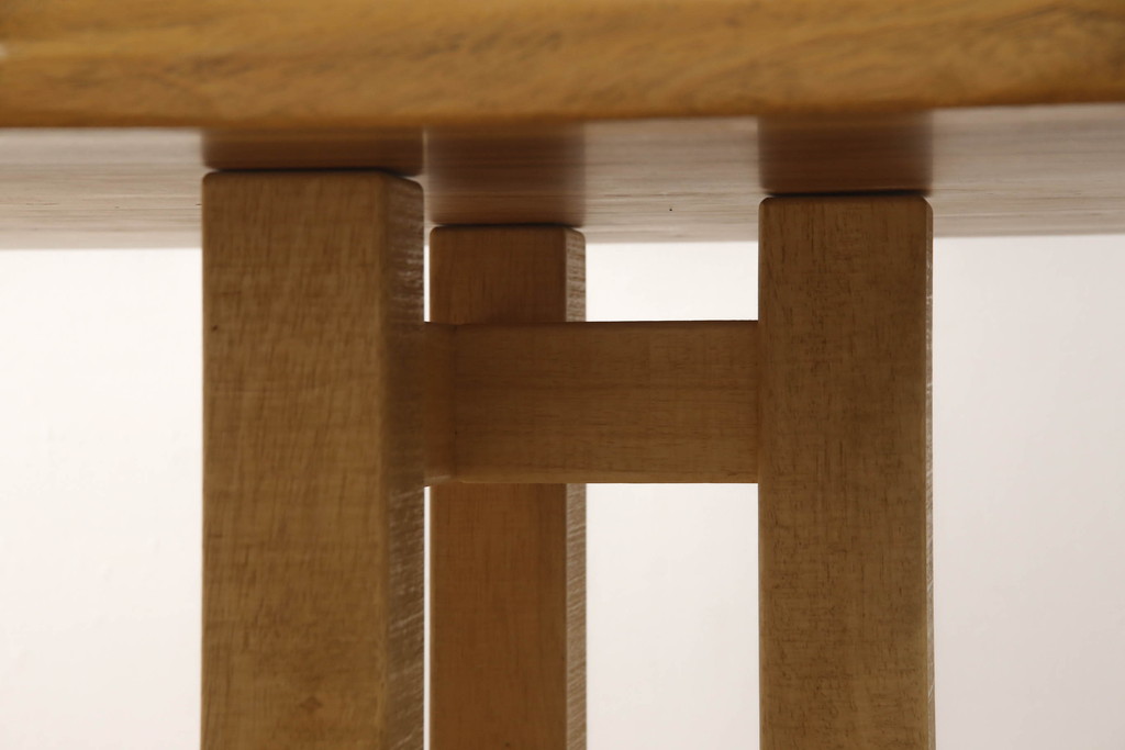 中古　美品　木目が空間のアクセントになるモンキーポッド一枚板のダイニングテーブル(作業台、6人掛け)(定価約30万円)(R-059564)