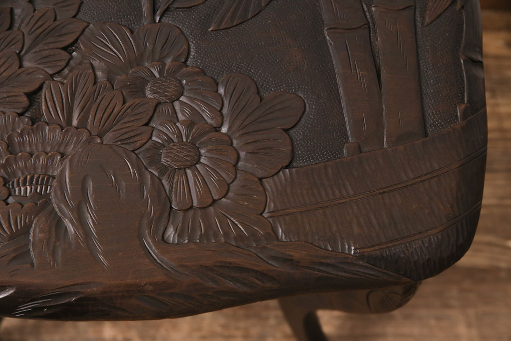 和製アンティーク　伝統工芸　軽井沢彫り　牡丹・鳥・竹　まるで美術品!彫刻の意匠が見事なサイドテーブル(カフェテーブル、コーヒーテーブル、飾り台)(R-049119)