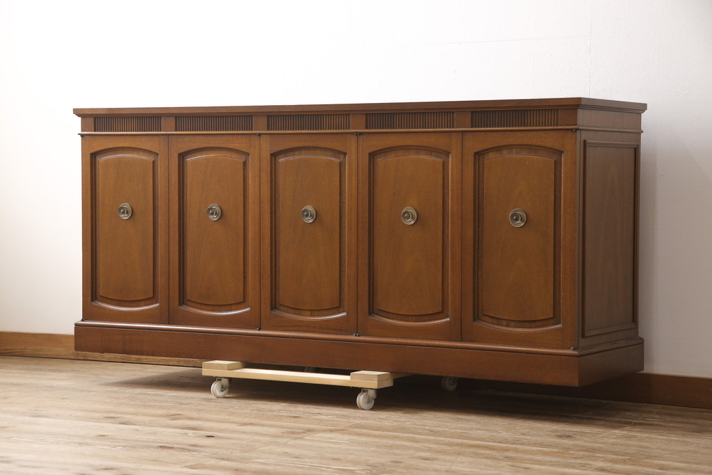 中古　DREXEL HERITAGE(ドレクセルヘリテイジ)　Triune(トライユン)　優雅な佇まいが魅力のクリデンザキャビネット(クレデンザ、サイドボード、リビングボード)(定価約66万円)(R-054492)