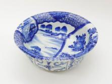 江戸期　古伊万里　染付　山水図　約26cm　8.6寸　器全体に描かれた細やかな色絵が見事な深鉢(大鉢、大皿、深皿、菊、藍草花文、和皿、和食器、八寸六分)(R-078832)