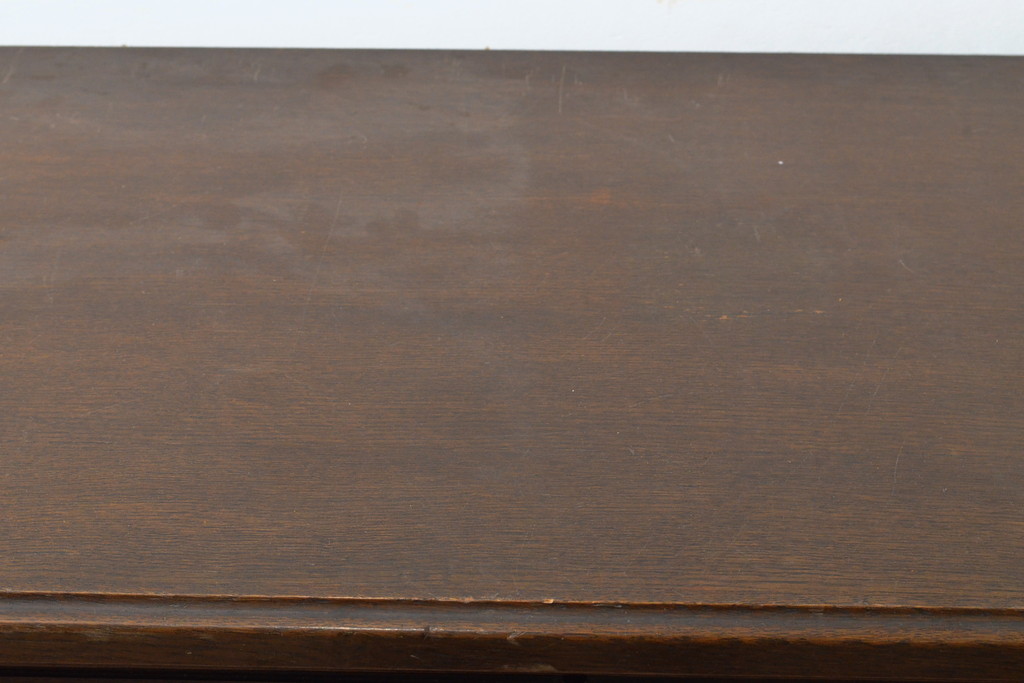 中古　美品　神戸洋家具　オーク材　クラシカルな雰囲気ただようサイドボード(定価約65万円)(収納棚、戸棚、リビングボード)(R-059519)