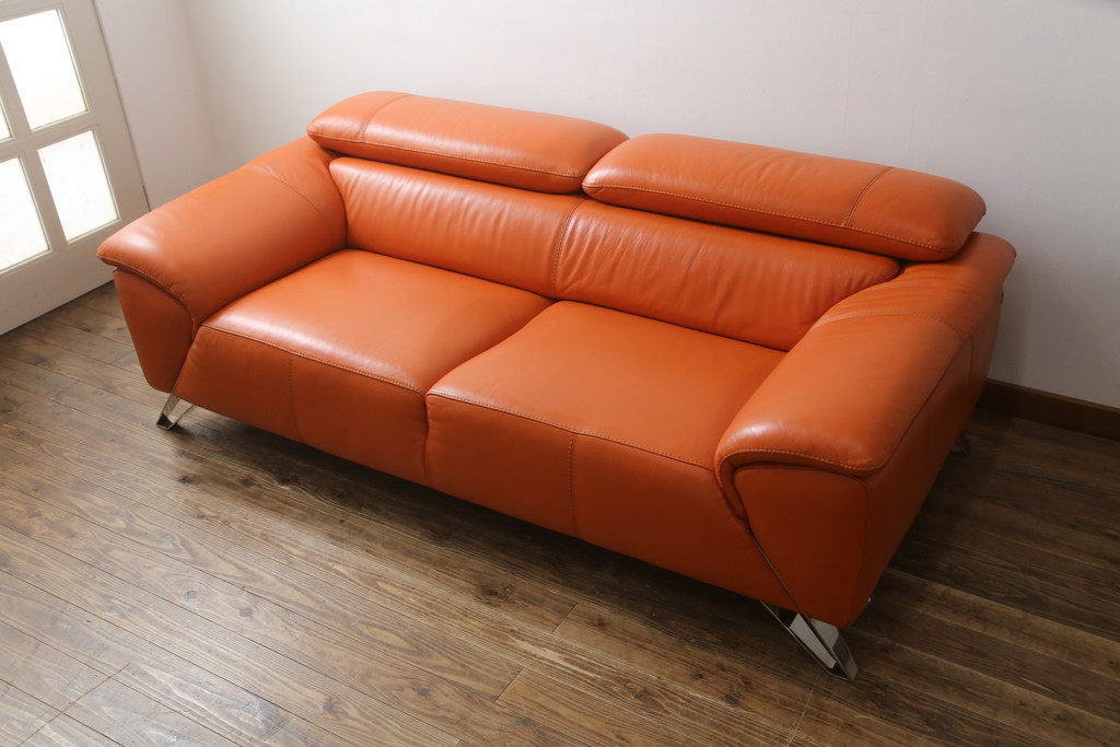 中古　美品　2020年3月頃購入　総本革(レザー)　イタリア　ニコレッティ・ホーム(NICOLETTI HOME)　テスラ(Tesla)　快適な座り心地と高級感ある空間を演出してくれる2.5Pソファ(レザーソファ、アームソファ、ハイバック、ローバック、2人掛け、3人掛け)(定価約54万円)(R-075398)