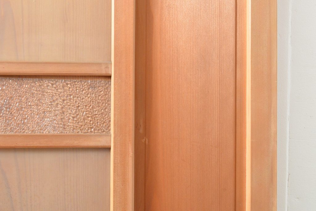 和製アンティーク あたたかみのある空間を演出してくれる扉1枚