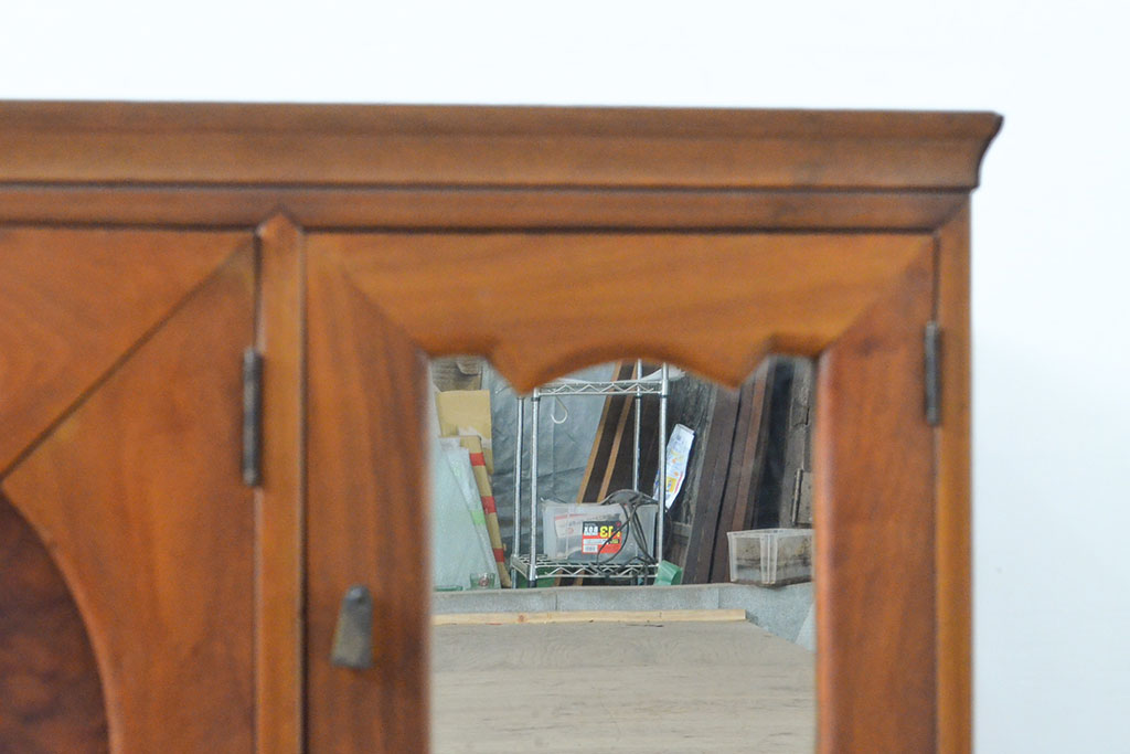 和製アンティーク　前面ケヤキ材(欅)　丸窓がお洒落なアクセントになるテレビ台(ローボード、サイドボード、収納棚、戸棚)(R-054200)