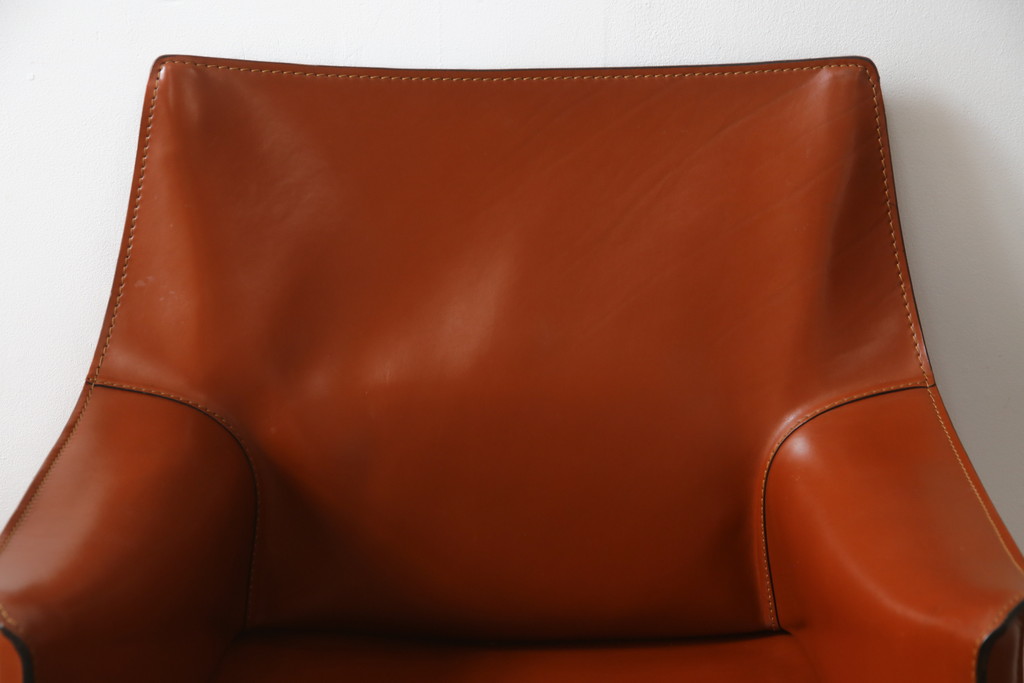中古　Cassina(カッシーナ)　413　CAB(キャブ)　MARIO BELLINI(マリオベリーニ)　シンプルモダンな空間づくりに活躍するアームチェア(ダイニングチェア、椅子、イス)(定価約38万5千円)(R-069822)