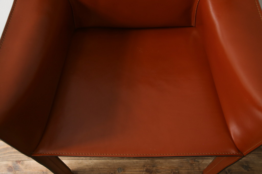 中古　Cassina(カッシーナ)　413　CAB(キャブ)　MARIO BELLINI(マリオベリーニ)　シンプルモダンな空間づくりに活躍するアームチェア(ダイニングチェア、椅子、イス)(定価約38万5千円)(R-069822)