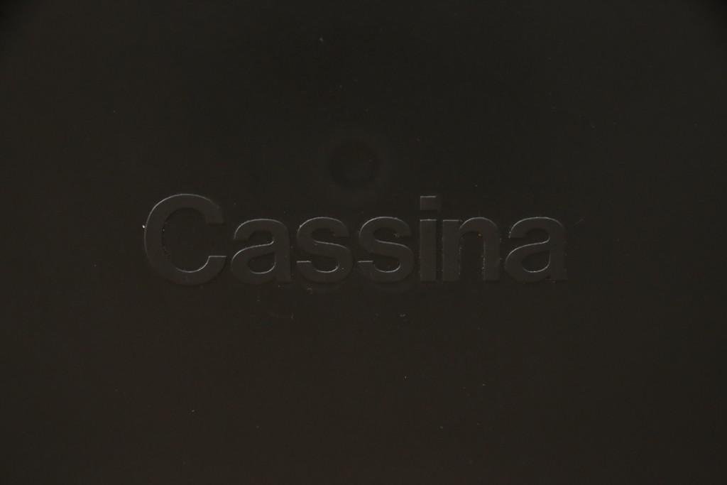 中古　Cassina(カッシーナ)　413　CAB(キャブ)　MARIO BELLINI(マリオベリーニ)　本革(レザー)　シンプルモダンな空間づくりに活躍するアームチェア(ダイニングチェア、椅子、イス)(定価約41万8千円)(R-074317)