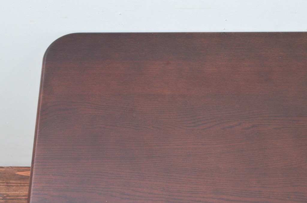 中古　カリモク家具(karimoku)　DT8511　シンプルなシルエットが魅力的なダイニングテーブル(食卓、作業台、机、4人掛け、6人掛け)(定価約12万円)(R-077726)